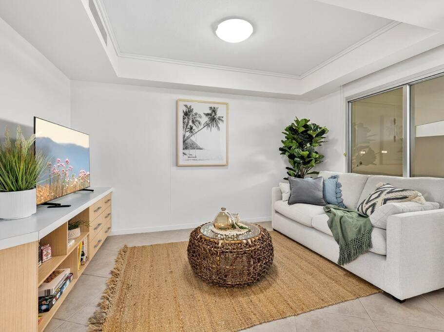 Sensational Ocean View 2 Bedroom Apartment Maroochydore Buitenkant foto