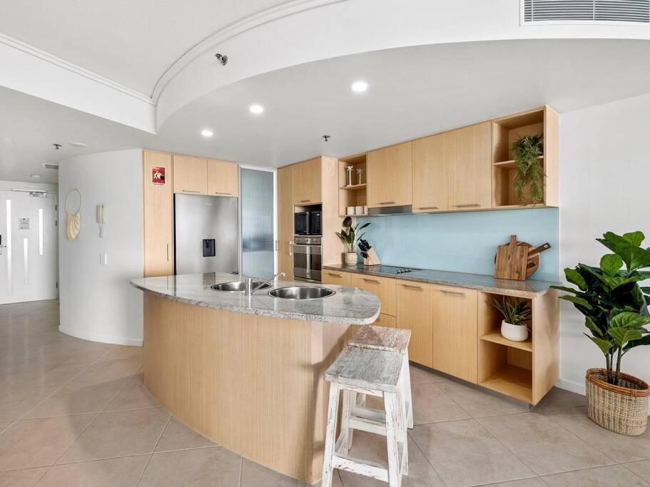 Sensational Ocean View 2 Bedroom Apartment Maroochydore Buitenkant foto